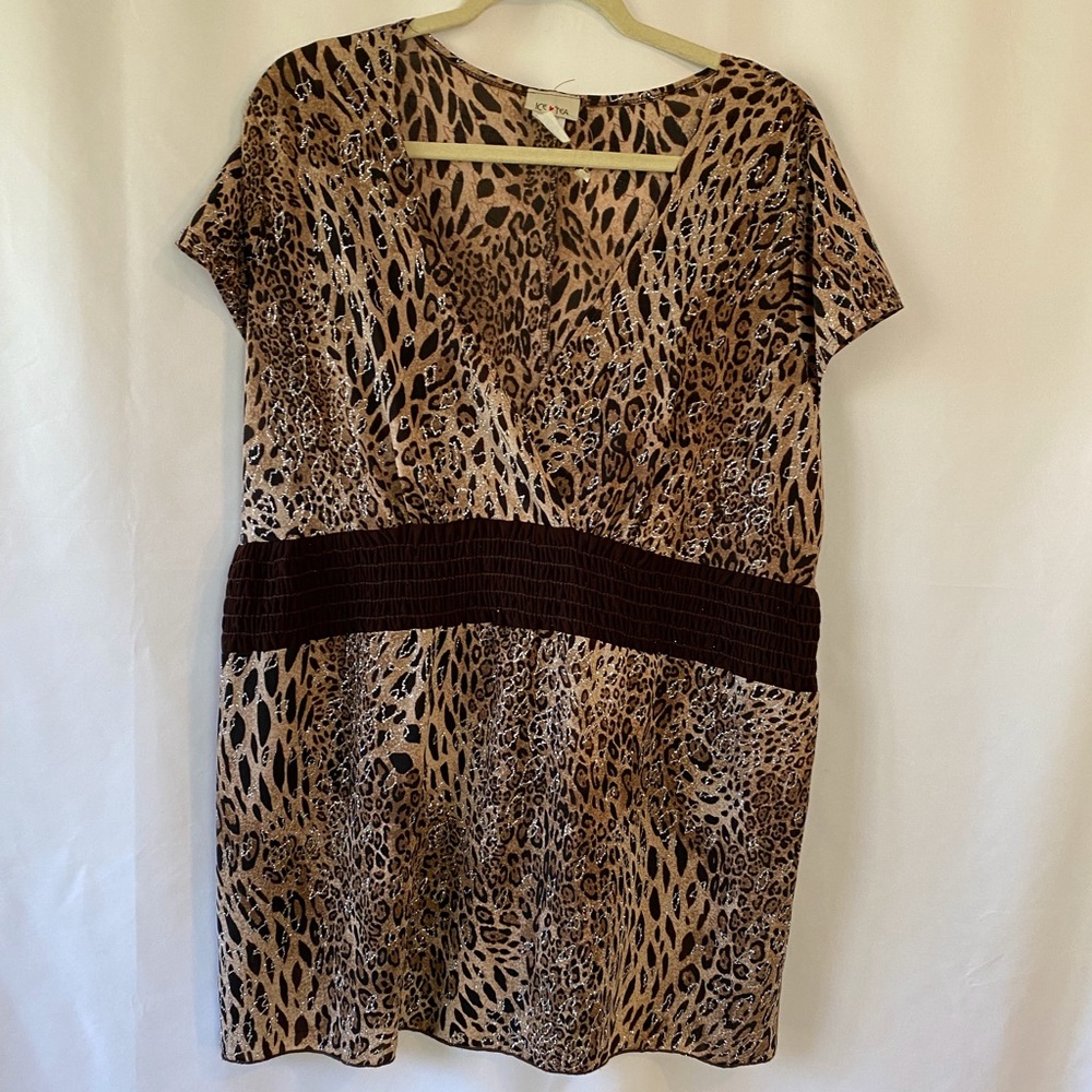 Plus size tunic top.  Gold and black metallic design with glitter.